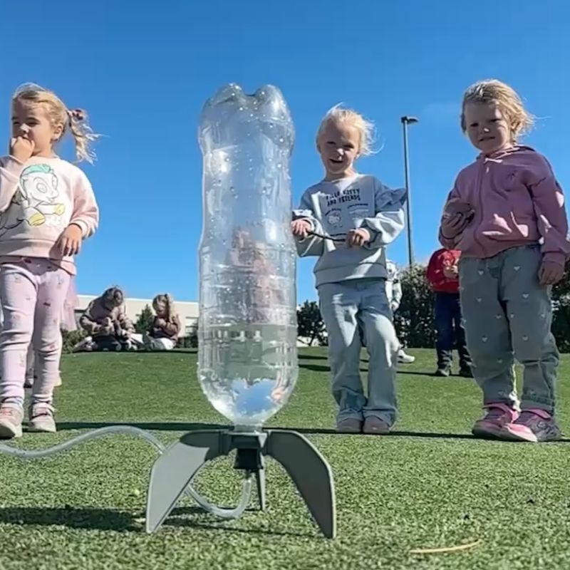 Vatnseldflaug fljúgðu upp í geim